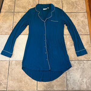Nordstrom Lingerie Teal long sleeve button down pajama top/dress. Size Small